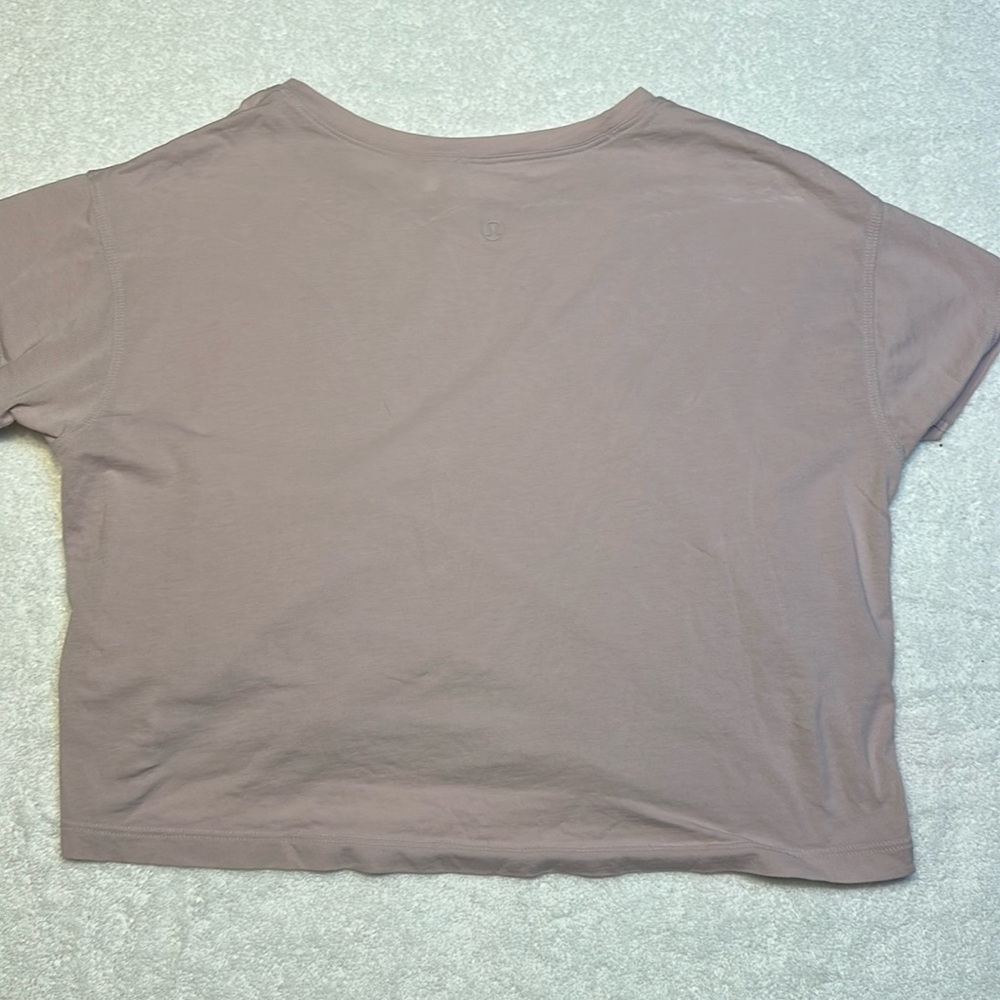 Blush Lululemon cropped top size 2